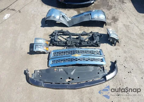 2015 Chevrolet Silverado 1500 1Lt из США, поврежденный, VIN 3GCUKREH0FG142934